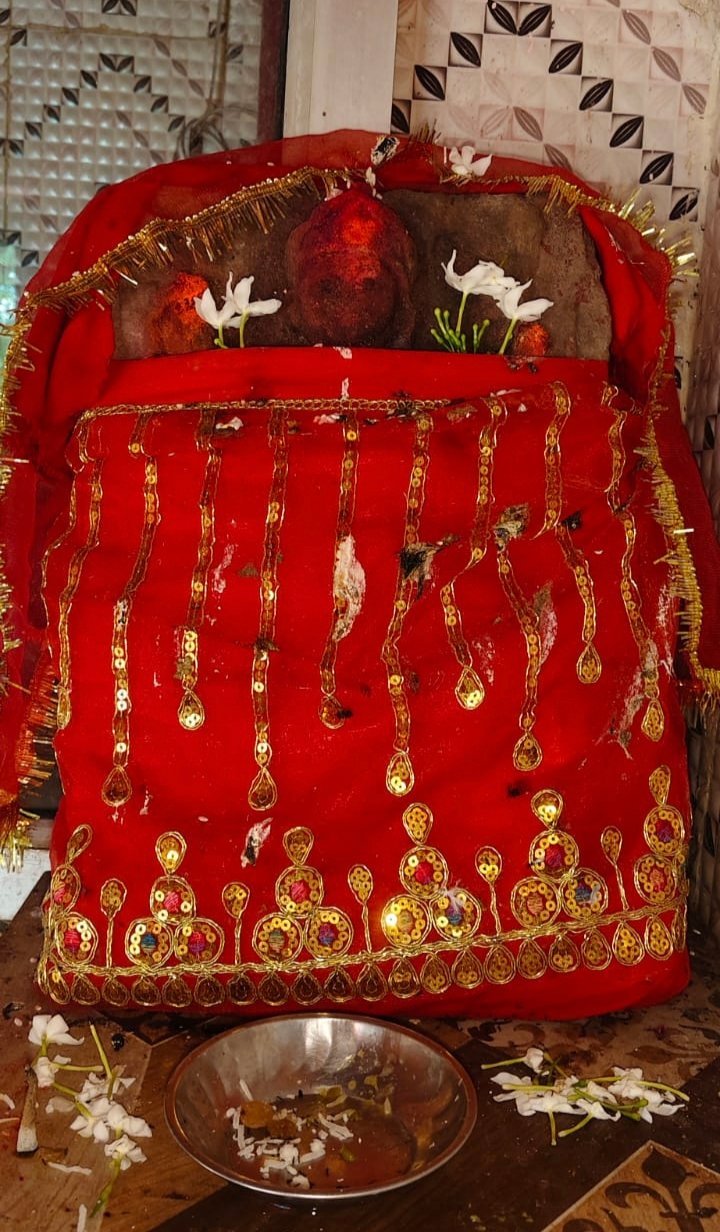 खोजी गई पाषाण प्रतिमा
